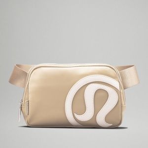 Lululemon Belt Bag Trench White Opal